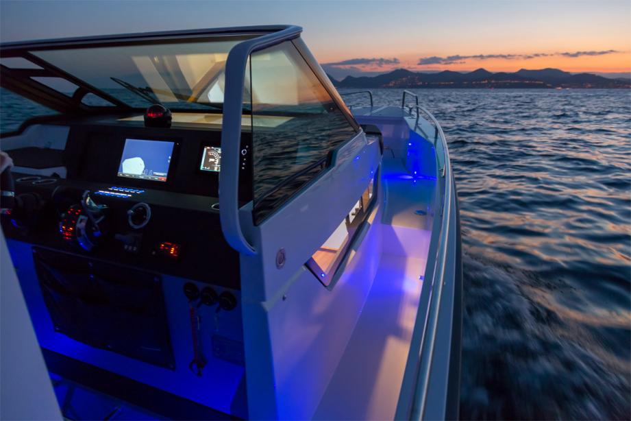 yacht Axopar 37 Sun Top Chase Boat