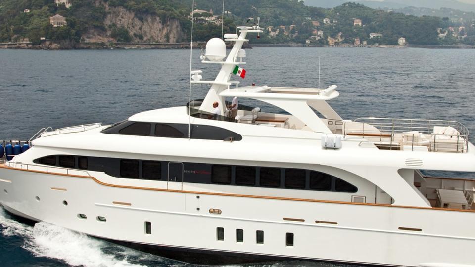yacht La Chilonga 2