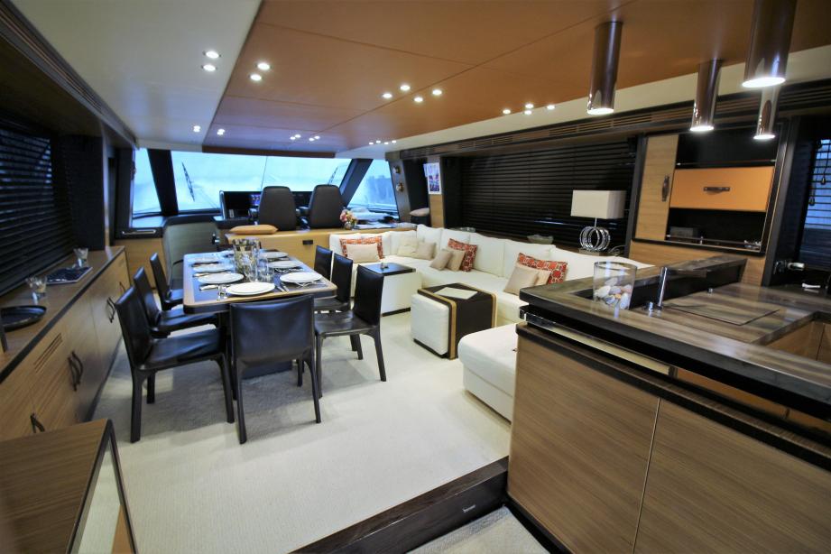 yacht Azimut Magellano 76