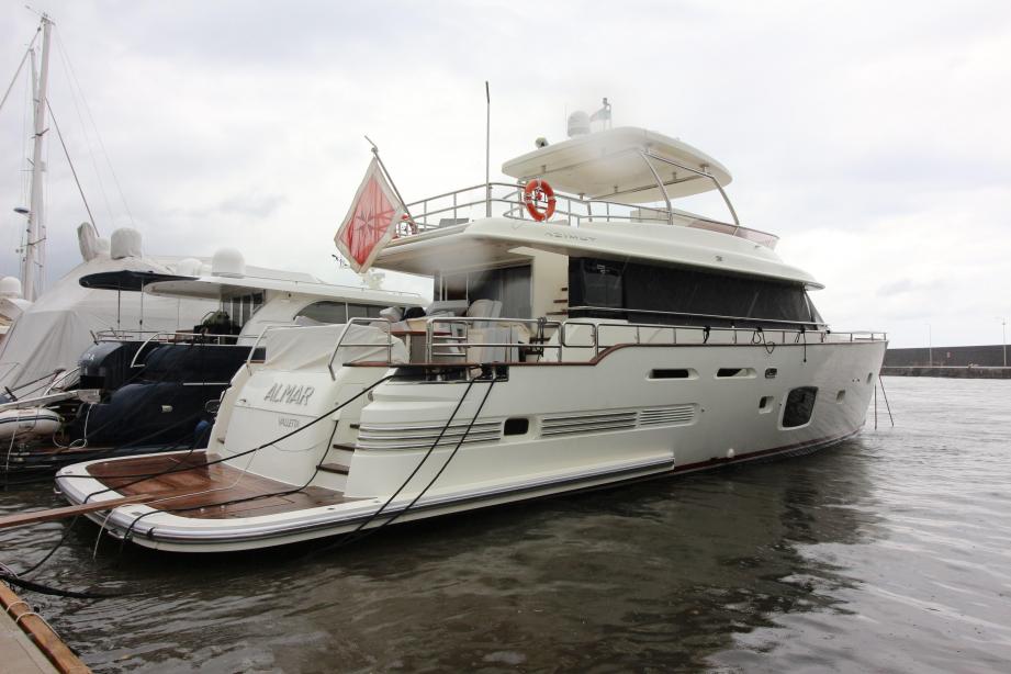 yacht Azimut Magellano 76