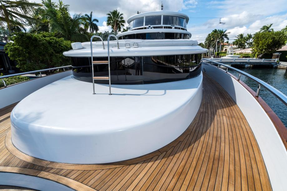 yacht Illusion