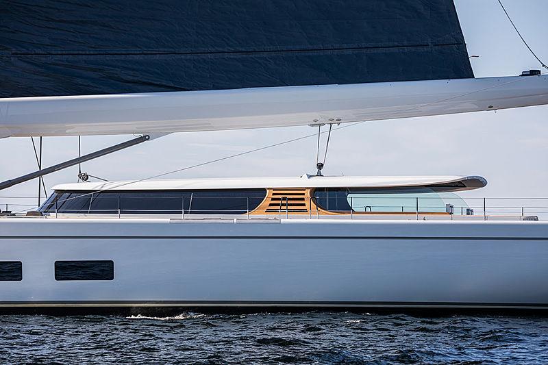 yacht Canova