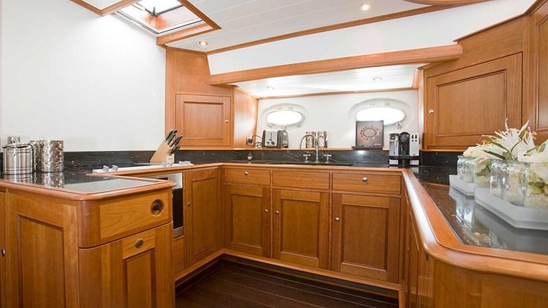 yacht Eleonore