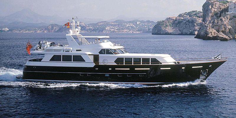 yacht Cassiopea