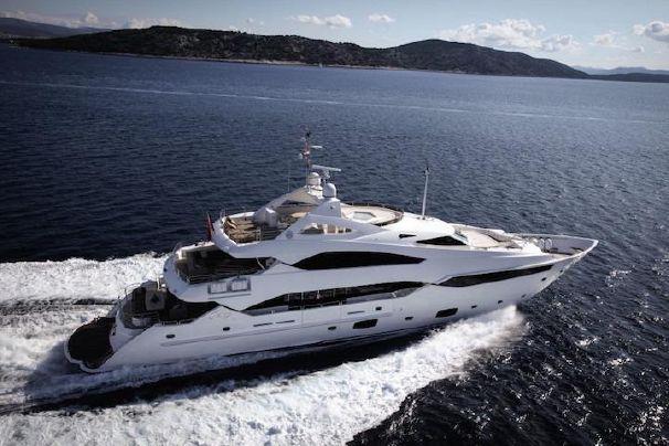 yacht Pathos