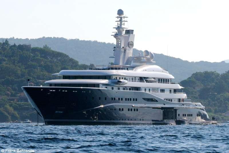 yacht Al Mirqab