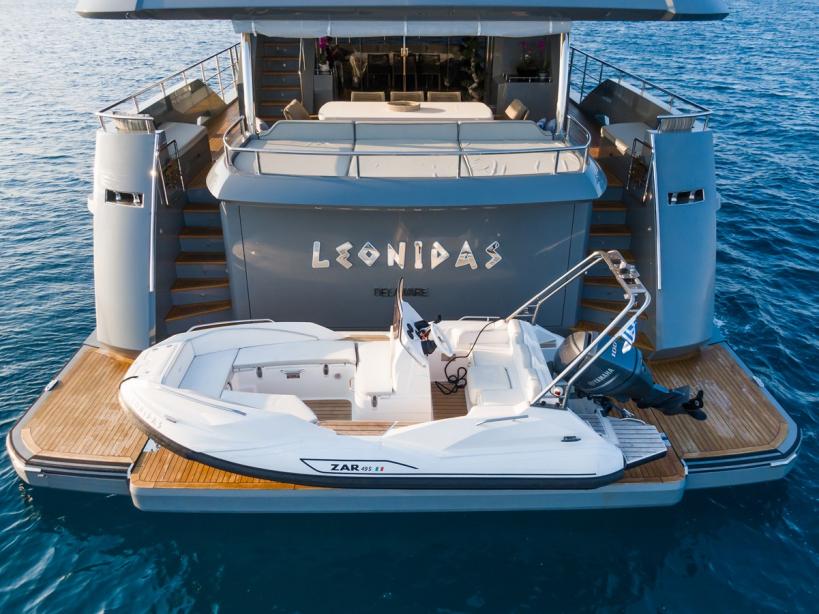 yacht Leonidas