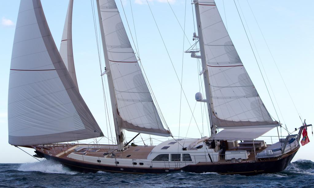 yacht Kestrel