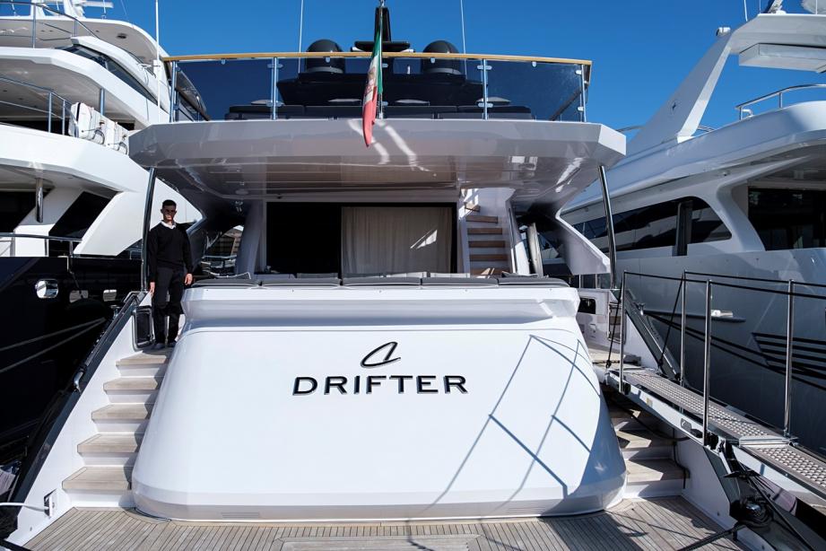 yacht Drifter