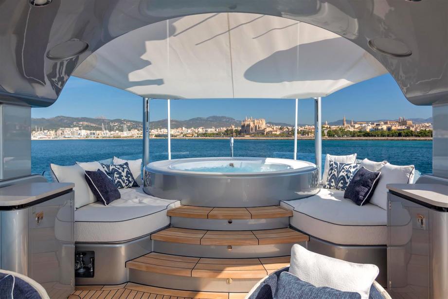 motor yacht kiss - feadship - yacht harbour