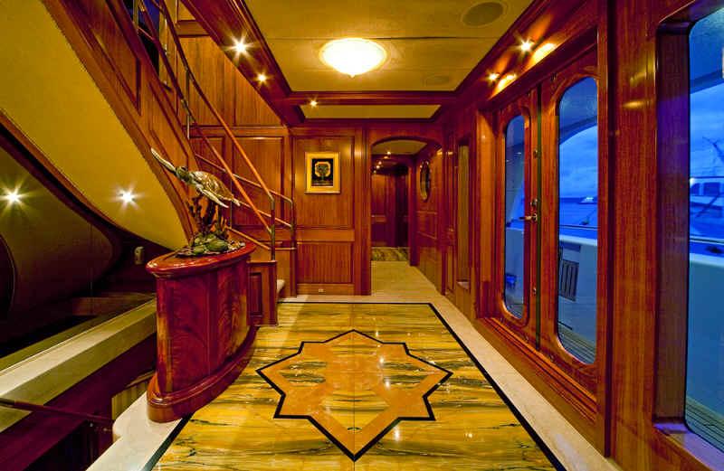 yacht Lady Anastasia