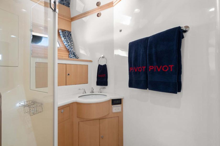 yacht Pivot