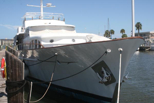 Motor yacht Lady Claudia - Vosper - Yacht Harbour