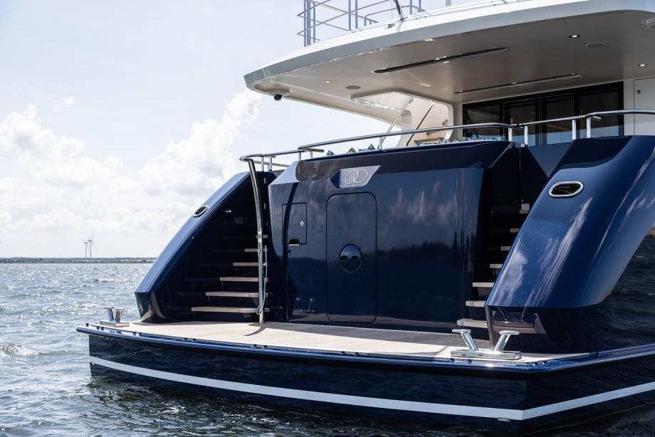 yacht Moonen 110 Mustique