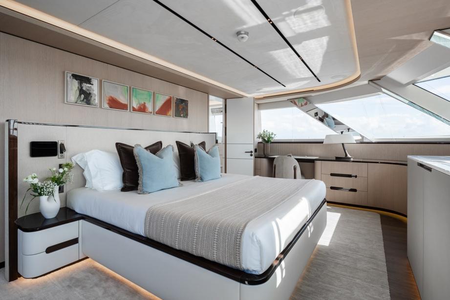 yacht Moonen 110 Mustique