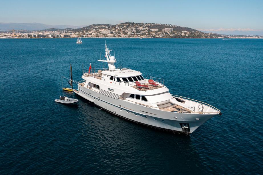 yacht Heliad III