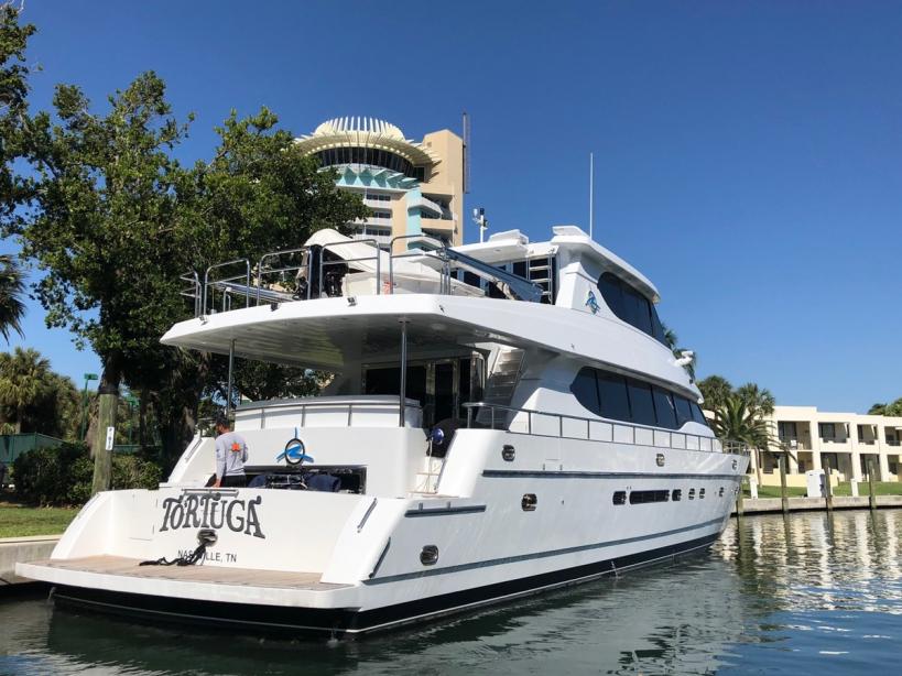 yacht Tortuga