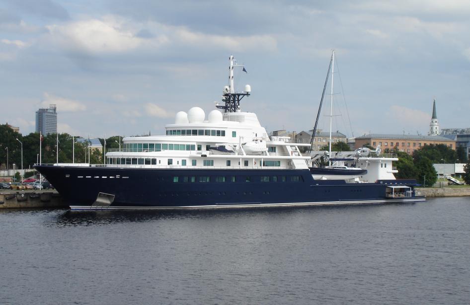 Motor Yacht Le Grand Bleu Bremer Vulkan Yacht Harbour