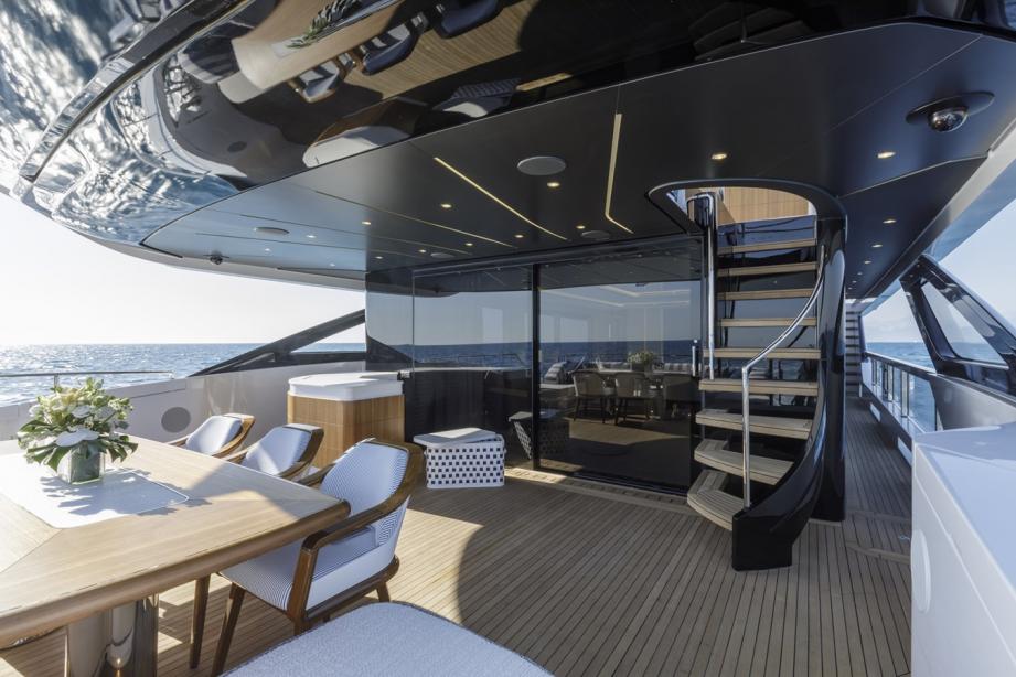 yacht Mystere