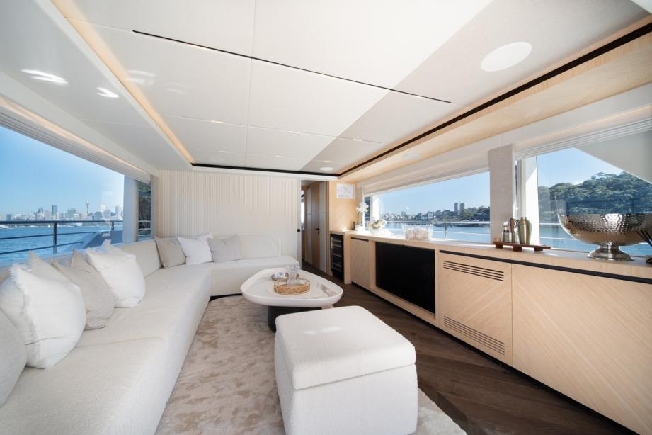 yacht Bluestone