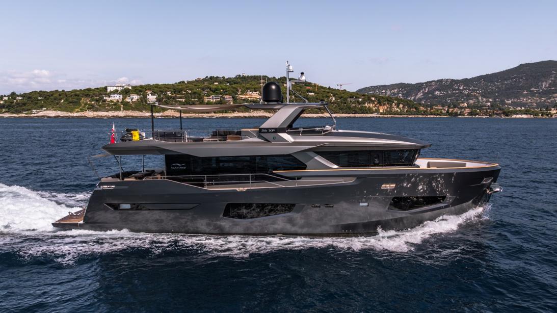 yacht Maoria