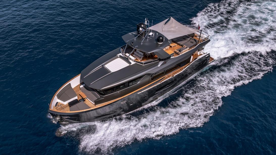 yacht Maoria