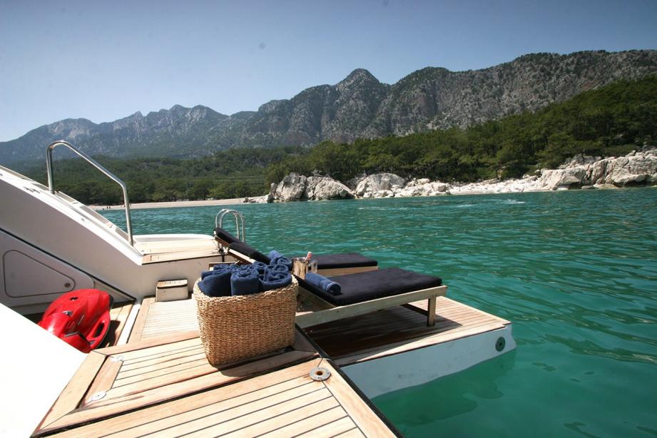 yacht Obsidian