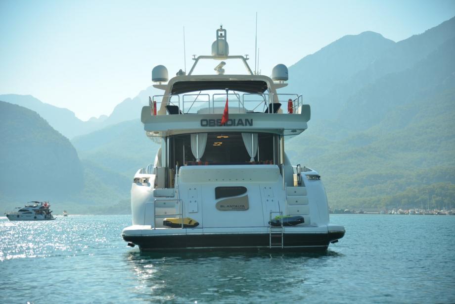 yacht Obsidian