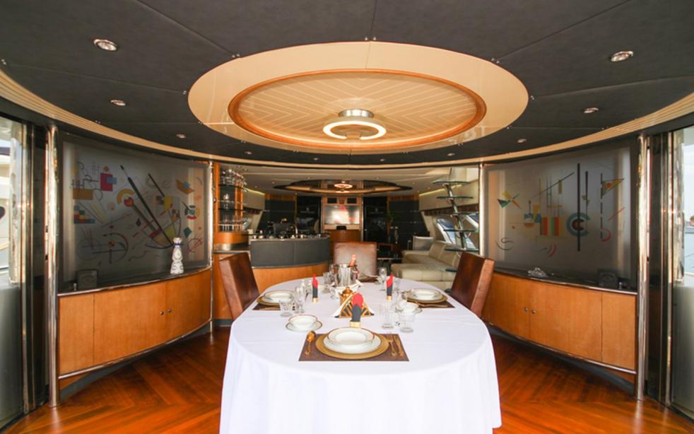 yacht Obsidian