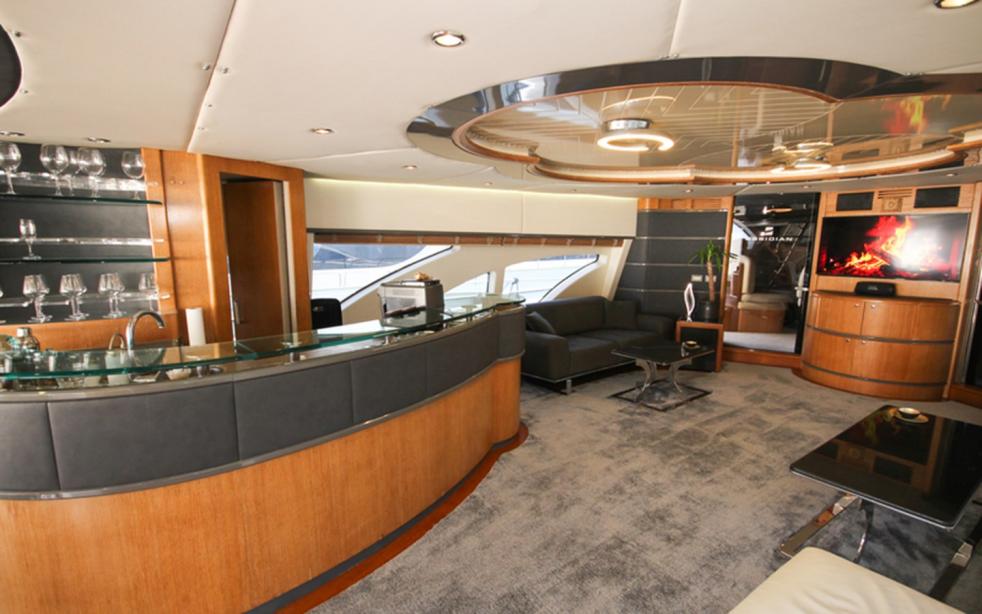 yacht Obsidian