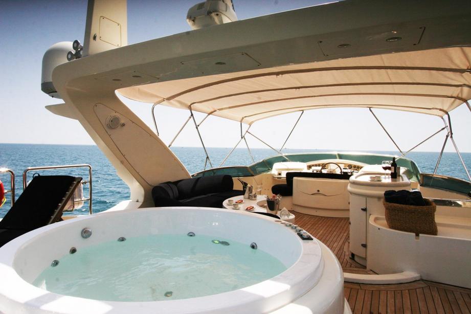 yacht Obsidian
