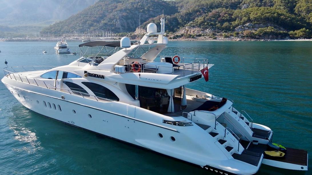 yacht Obsidian