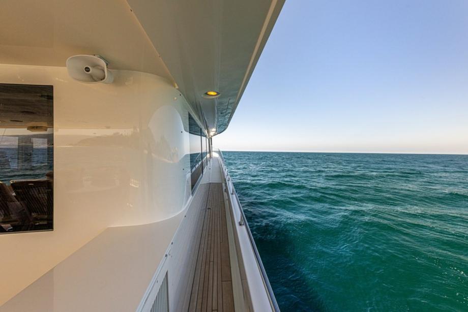 yacht Chiron