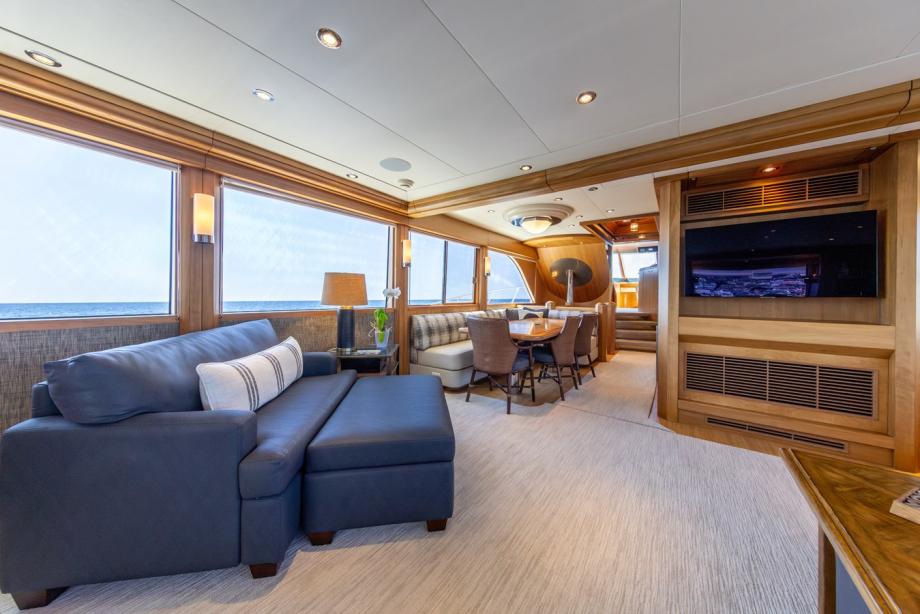 yacht Chiron