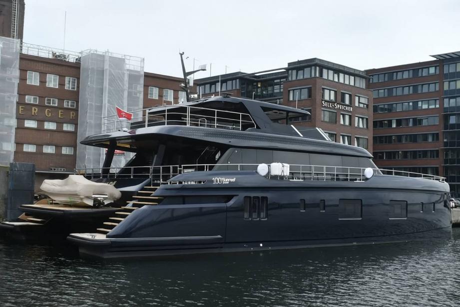 yacht Petite Belle