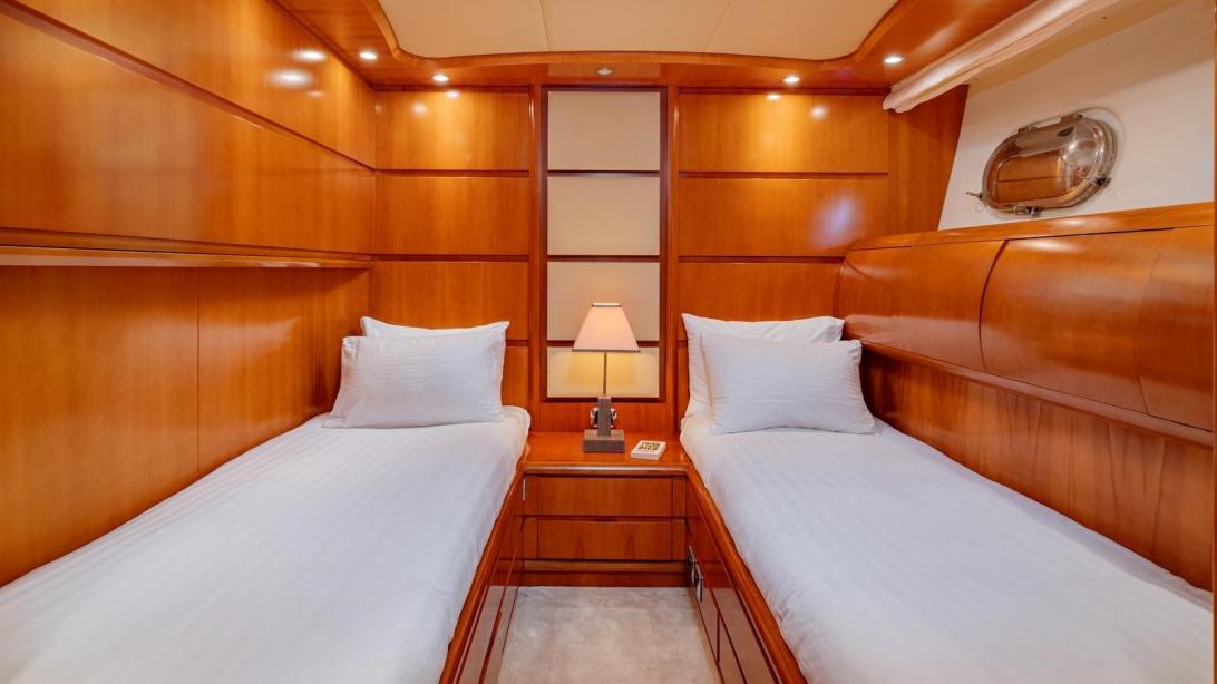 yacht Limion