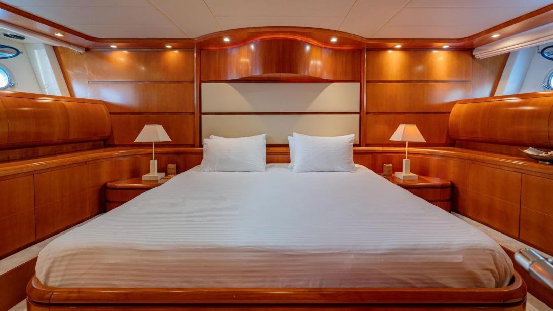 yacht Limion