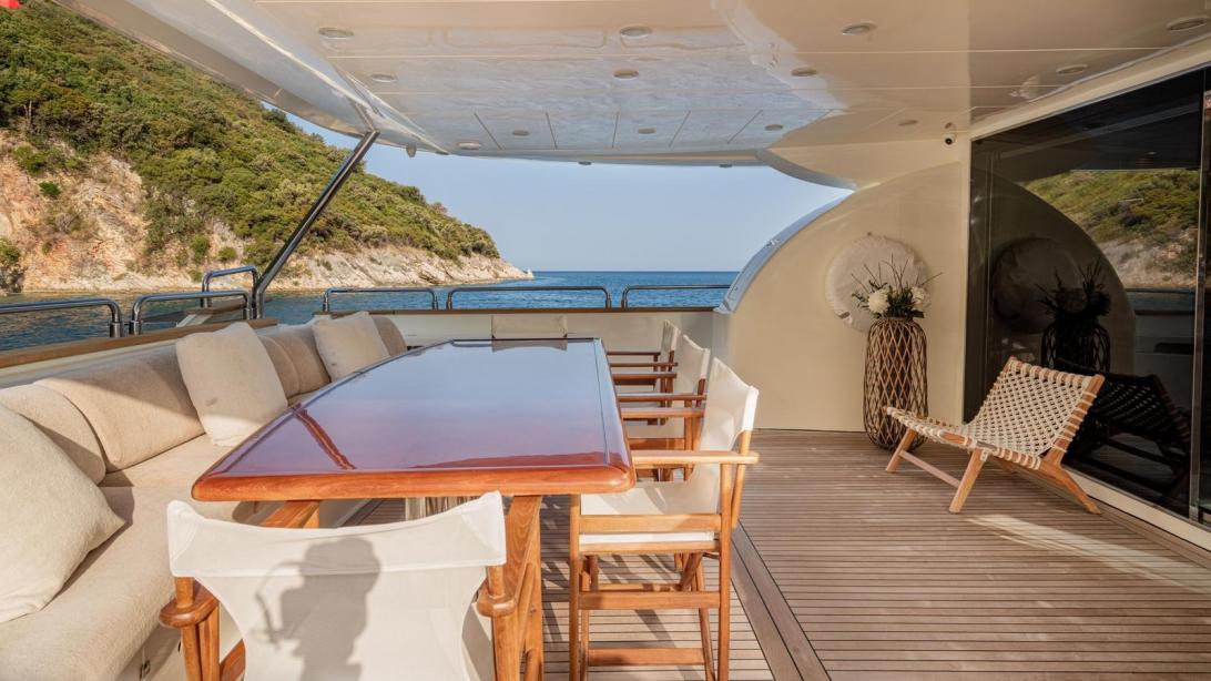 yacht Limion