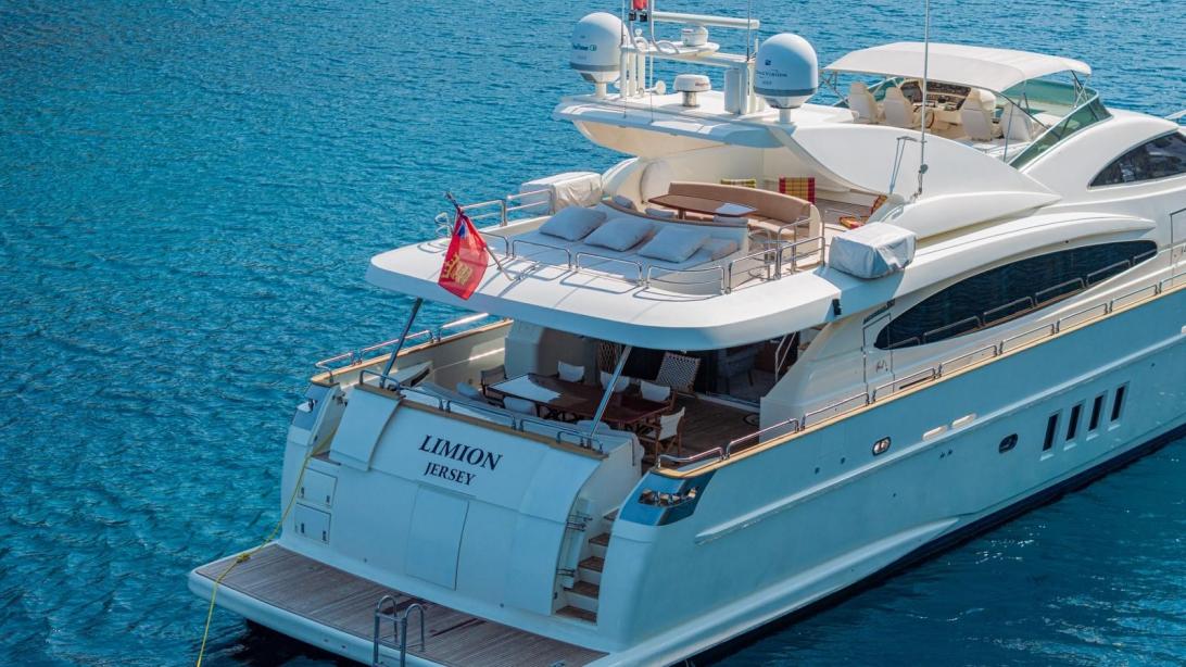 yacht Limion