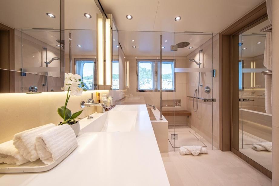 yacht Promise.