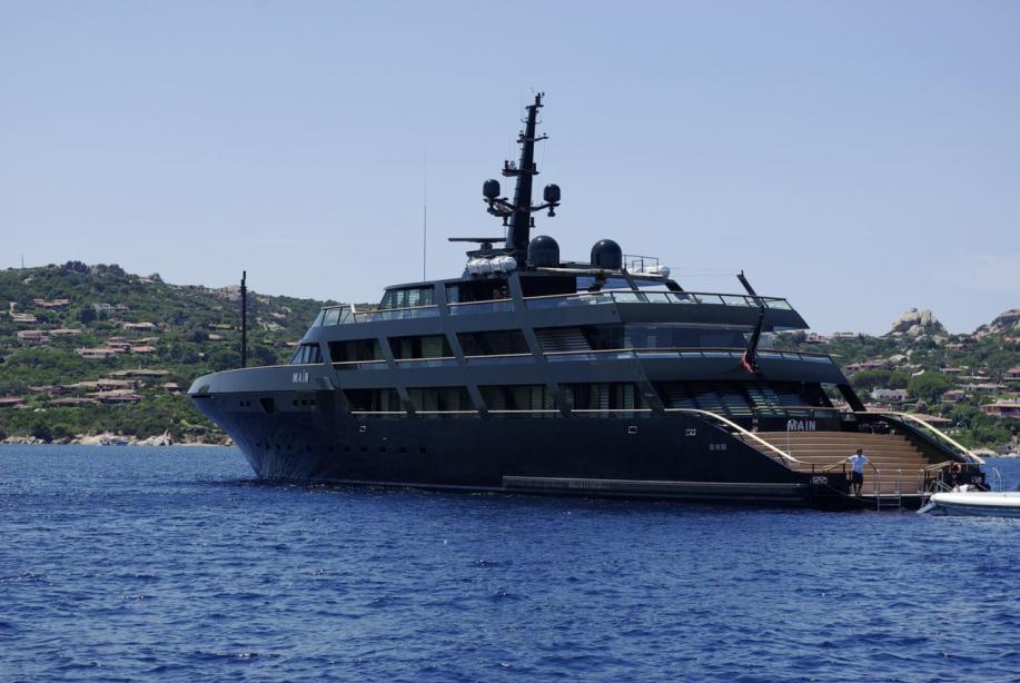 motor yacht main