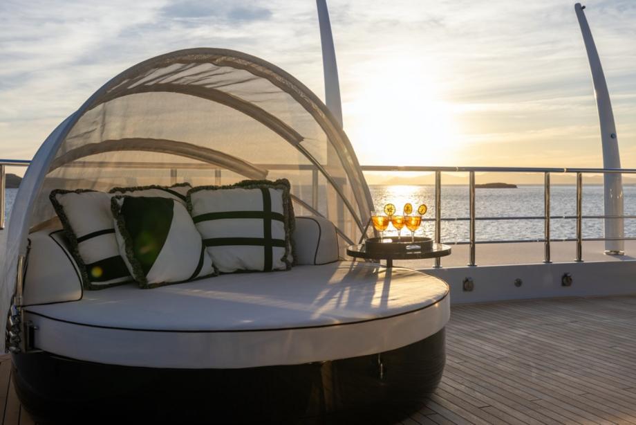 yacht Alfa Nero