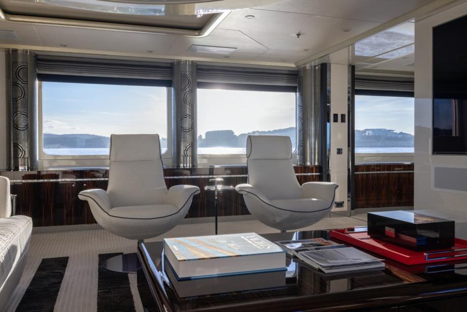 yacht Alfa Nero