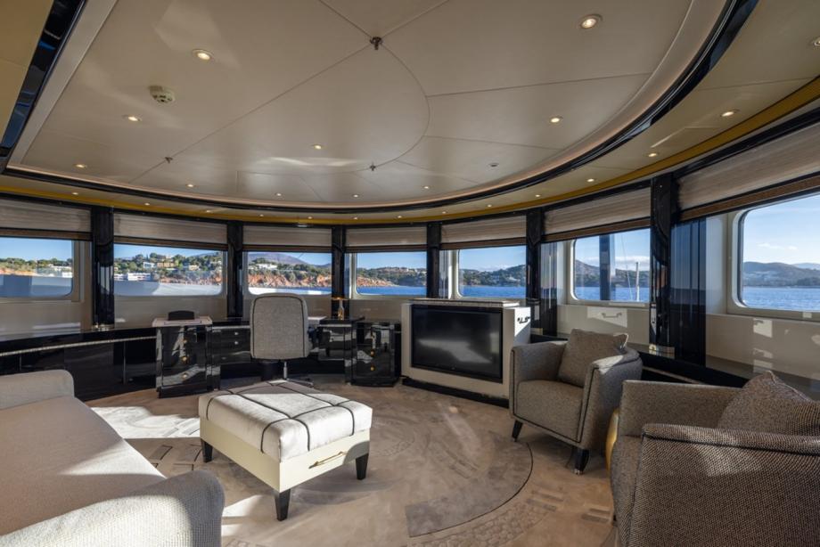 yacht Alfa Nero