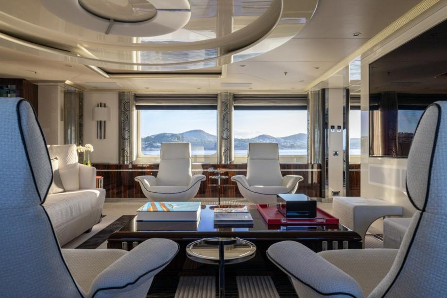 yacht Alfa Nero