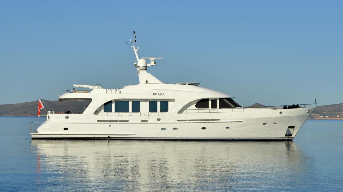 yacht Prana