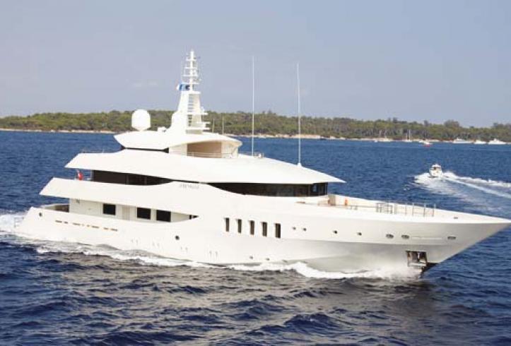 yacht Alkhor