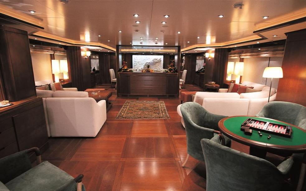 yacht More