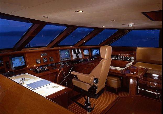 yacht Ninemia