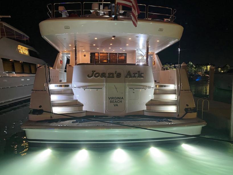 yacht Joan's Ark